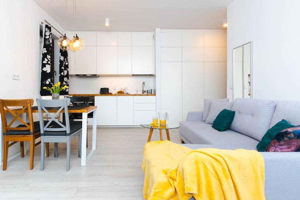 Sempre Warszawa-smart Tv-netflix-amazing Location Warschau